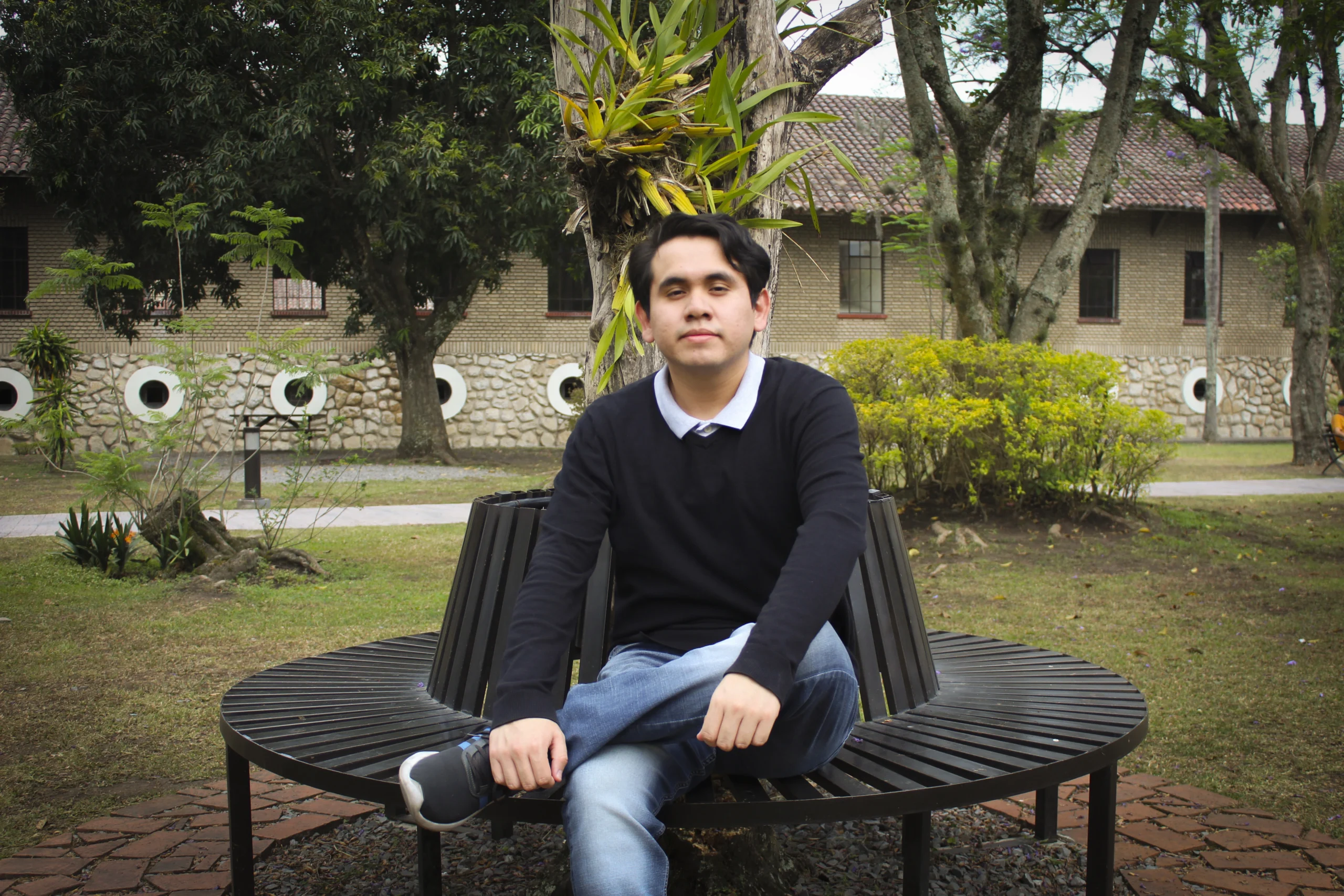 Axel Ulises R. De la Gala Vásquez debuta con fuerza en la literatura distópica